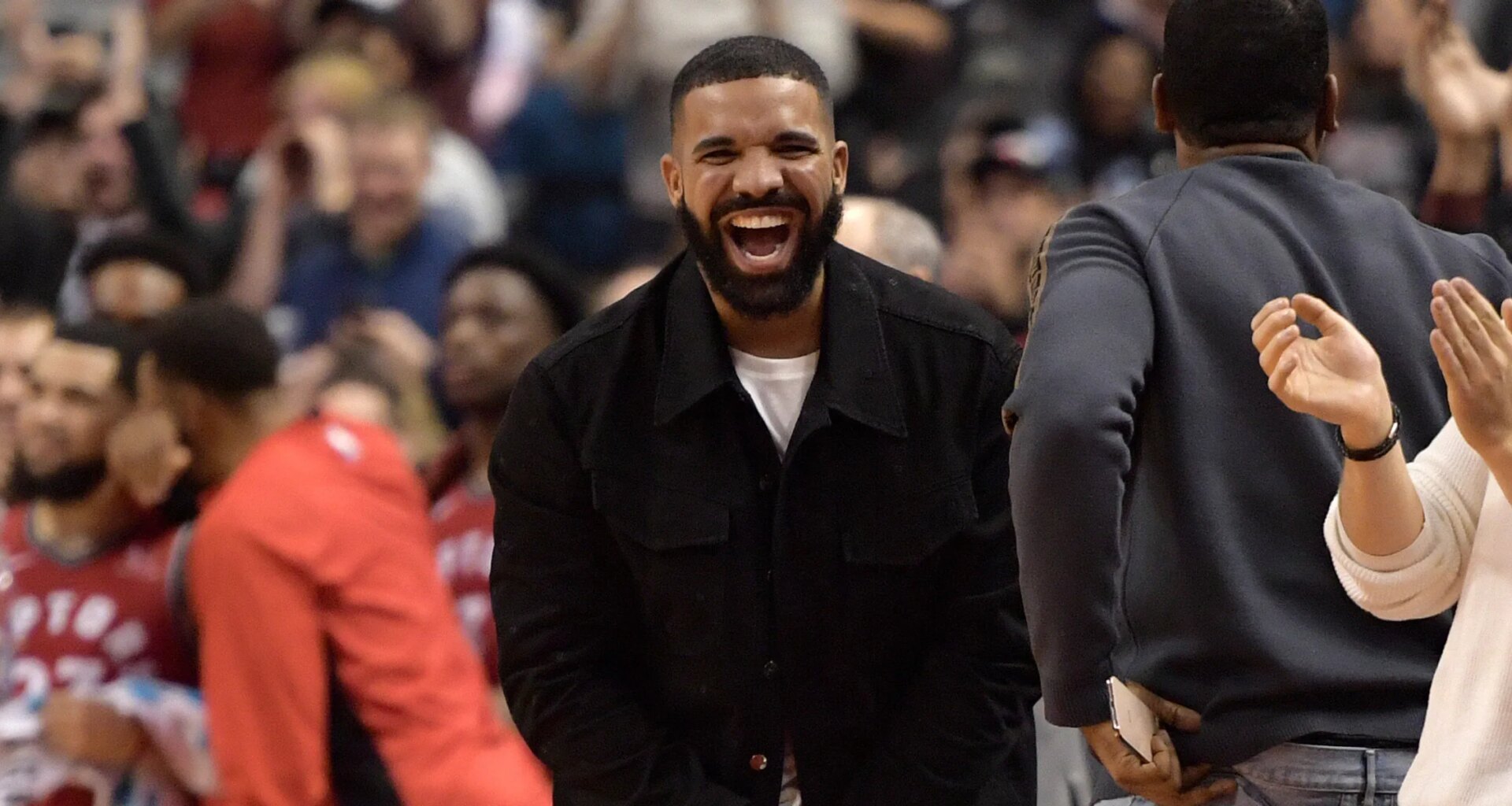 Drake Shouts Out Houston Restaurant Lost In Da Sauce With A Food Review