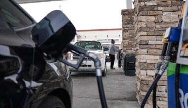 Is your car burning more gas? New fuel blend and Houston heat may be factors