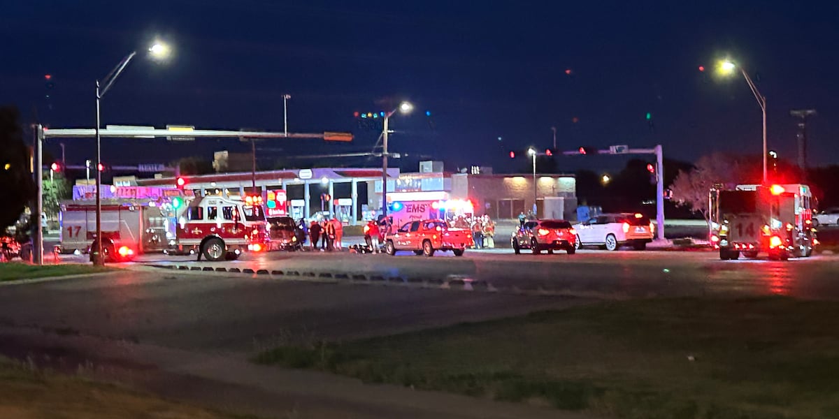 1 seriously injured in motorcycle crash near 98th St. and Indiana Ave.