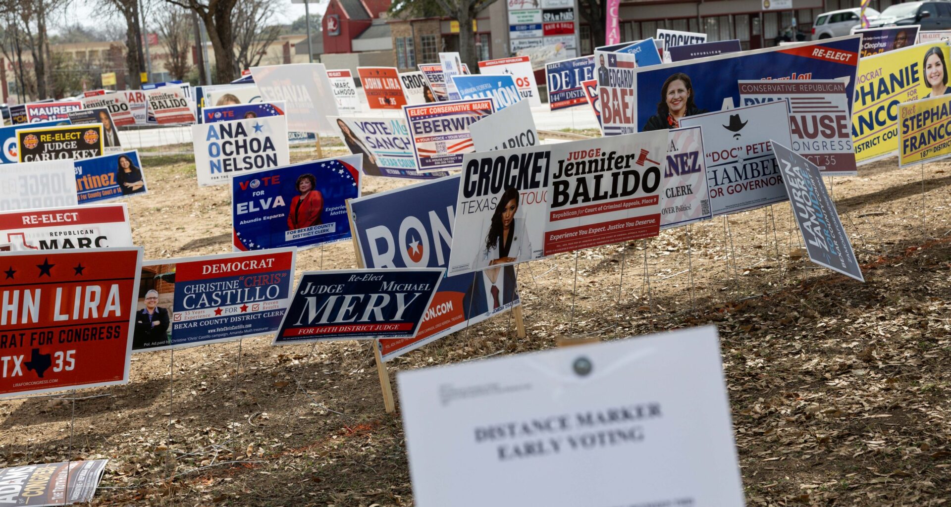 Independent candidates race to collect signatures for 2026 midterm
