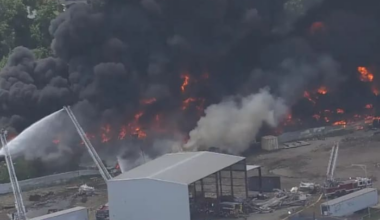Large trash fire burning in Houston’s East End; firefighters at the scene