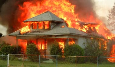 Texas Man Rescues Two Girls From Fort Worth House Fire