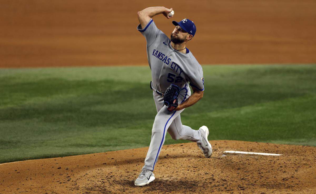 Michael Wacha #52 of the Kansas City Royals pitches against the Texas Rangers during the fourth inning at Globe Life Field on May 31, 2026 in Arlington, Texas.