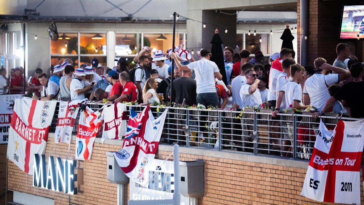 England fans pack Dallas pub after 4-2 World Cup win over Croatia – NBC 5 Dallas-Fort Worth