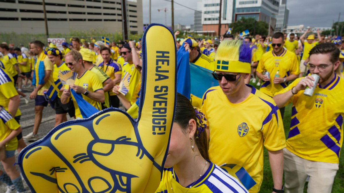 Sweden fans march in Arlington ahead of crucial match vs Japan – NBC 5 Dallas-Fort Worth