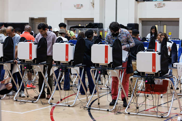 Texas lawmakers want fixes to statewide voter registration system ahead of midterms