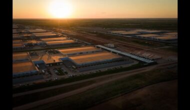 Hundreds of data centers are coming to Texas. Here’s what you need to know.