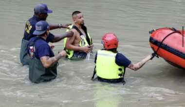 Dallas Fire-Rescue rescues two Lake Highlands men in flash flooding