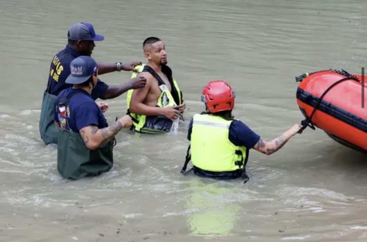 Dallas Fire-Rescue rescues two Lake Highlands men in flash flooding