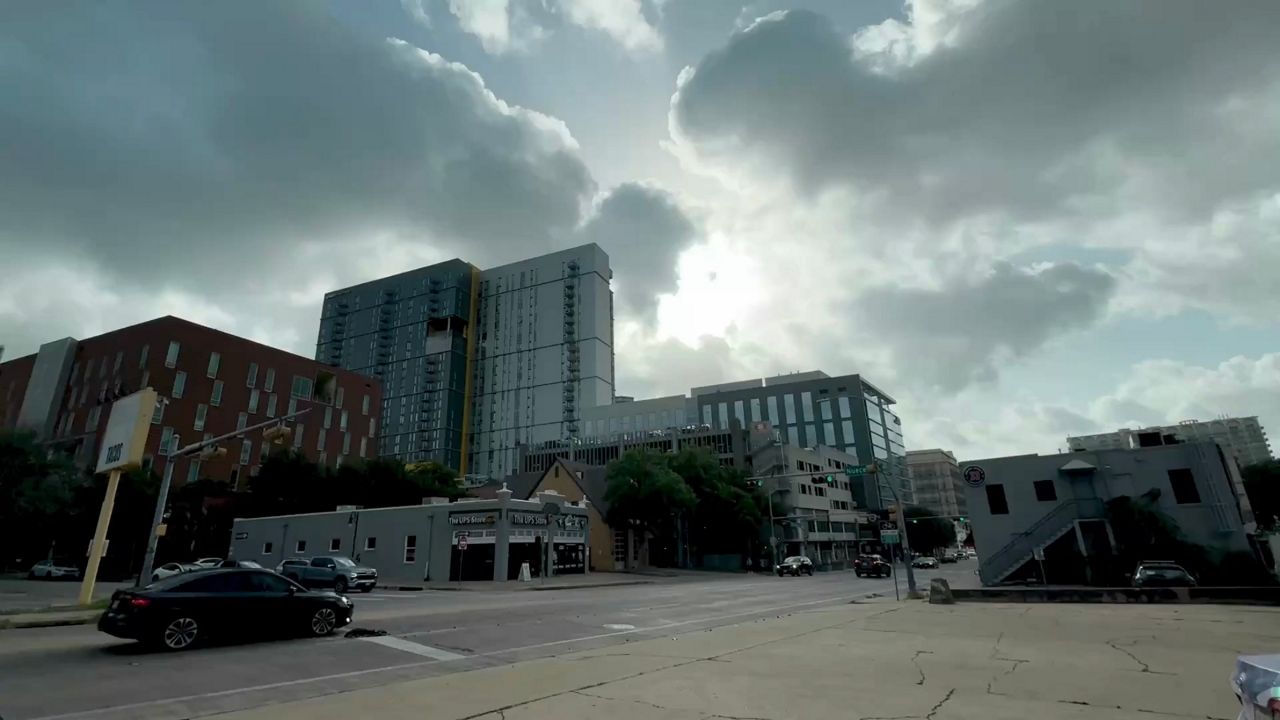 Rough days for Texans with allergies as dust moves through