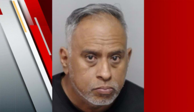 Man charged with intoxication assault in connection with I-35 rollover crash, SAPD says