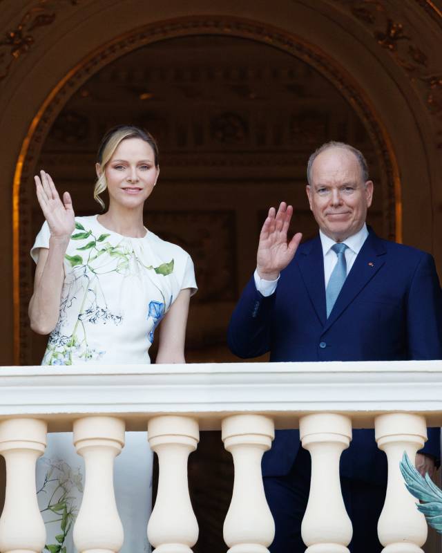 Princely Couple celebrates Corpus Christi from Palace Window