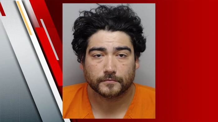 Suspect accused of shooting SAPD officer while being served a warrant on North Side identified
