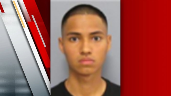 Deputy arrested after undocumented immigrant discovered in vehicle at border checkpoint, BCSO says