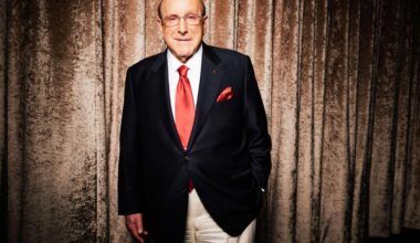 Clive Davis, music impresario who launched careers of Whitney Houston, Alicia Keys and many other stars, dies at 94 – The Mercury News