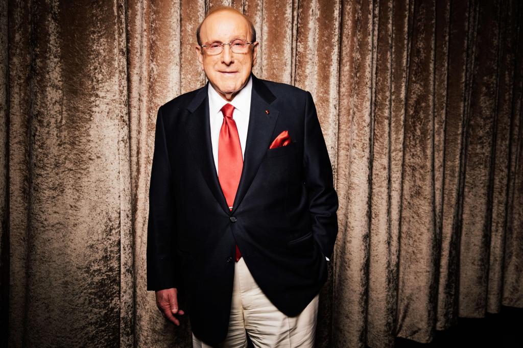 Clive Davis, music impresario who launched careers of Whitney Houston, Alicia Keys and many other stars, dies at 94 – The Mercury News