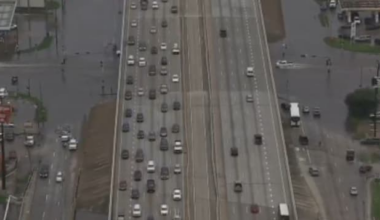 PHOTOS: Houston flooding stalls vehicles, causes manholes to overflow as more rain likely