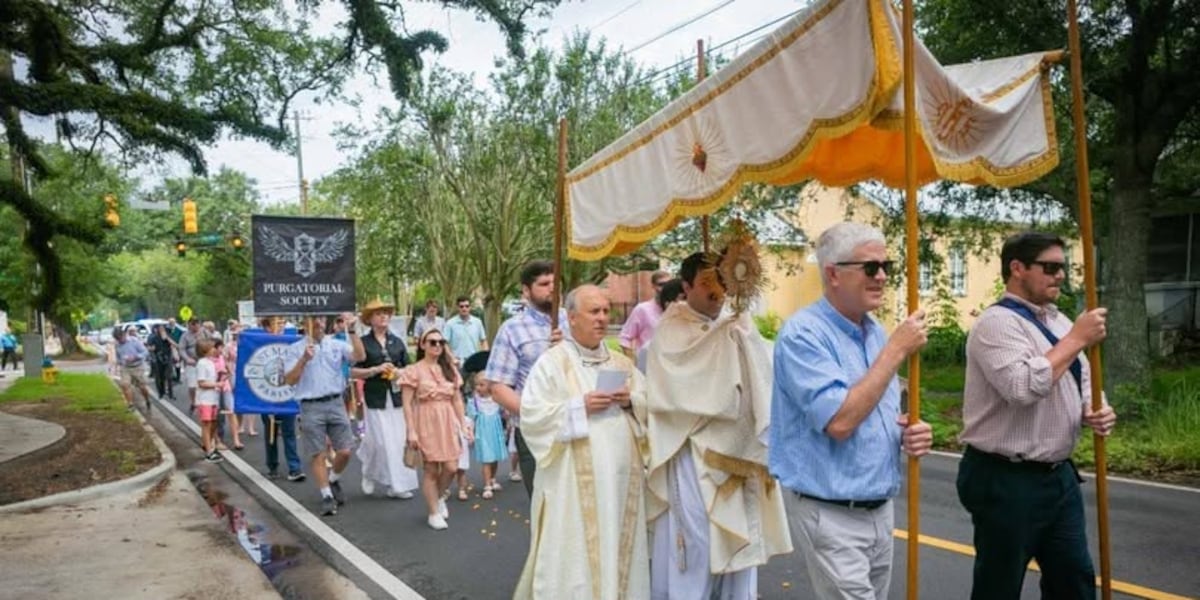 Corpus Christi processions scheduled despite threatening skies in Mobile