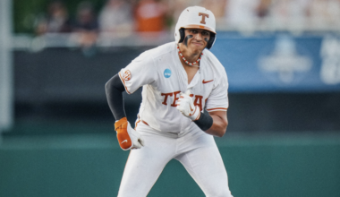 No. 6 Texas blasts No. 11 Oregon, 11-3, to open Austin Super Regional