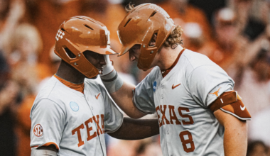 No. 6 Texas rallies past No. 11 Oregon for 6-5 win, CWS berth