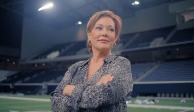 Dallas Cowboys Cheerleaders Director Kelli Finglass on Social Media Backlash, Retirement, and Dancing With Dua Lipa