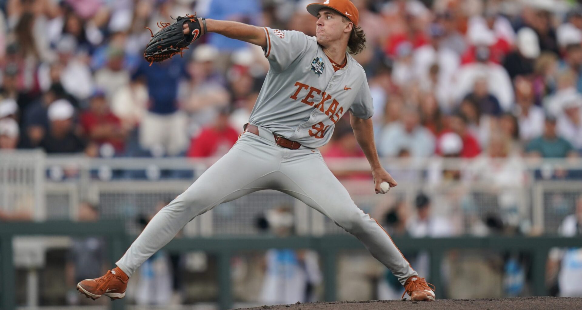 2026 Men’s College World Series: In Trouble Early, Schlossnagle and Texas Stick With Dylan Volantis To Save Bullpen