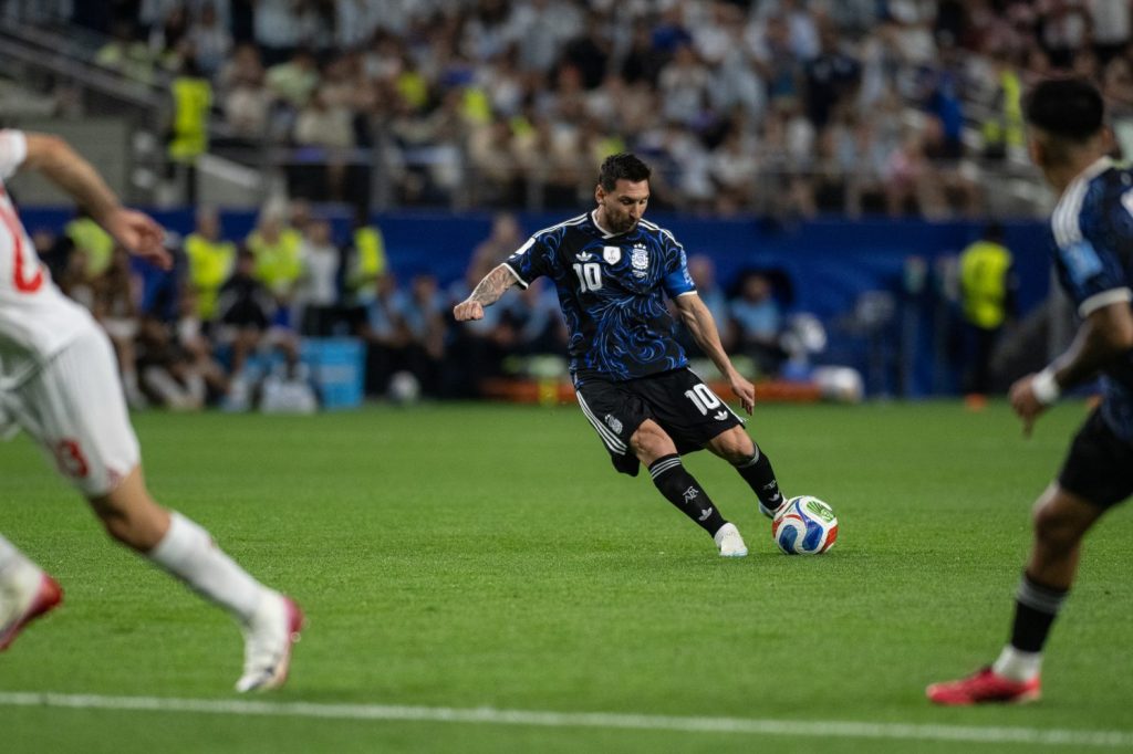 Lionel Messi kicking at 2026 World Cup