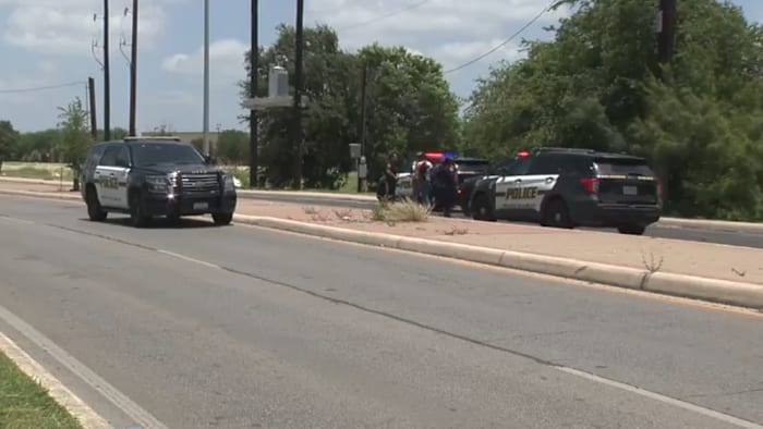 Man killed in crash after losing control of motorcycle on West Side, police say