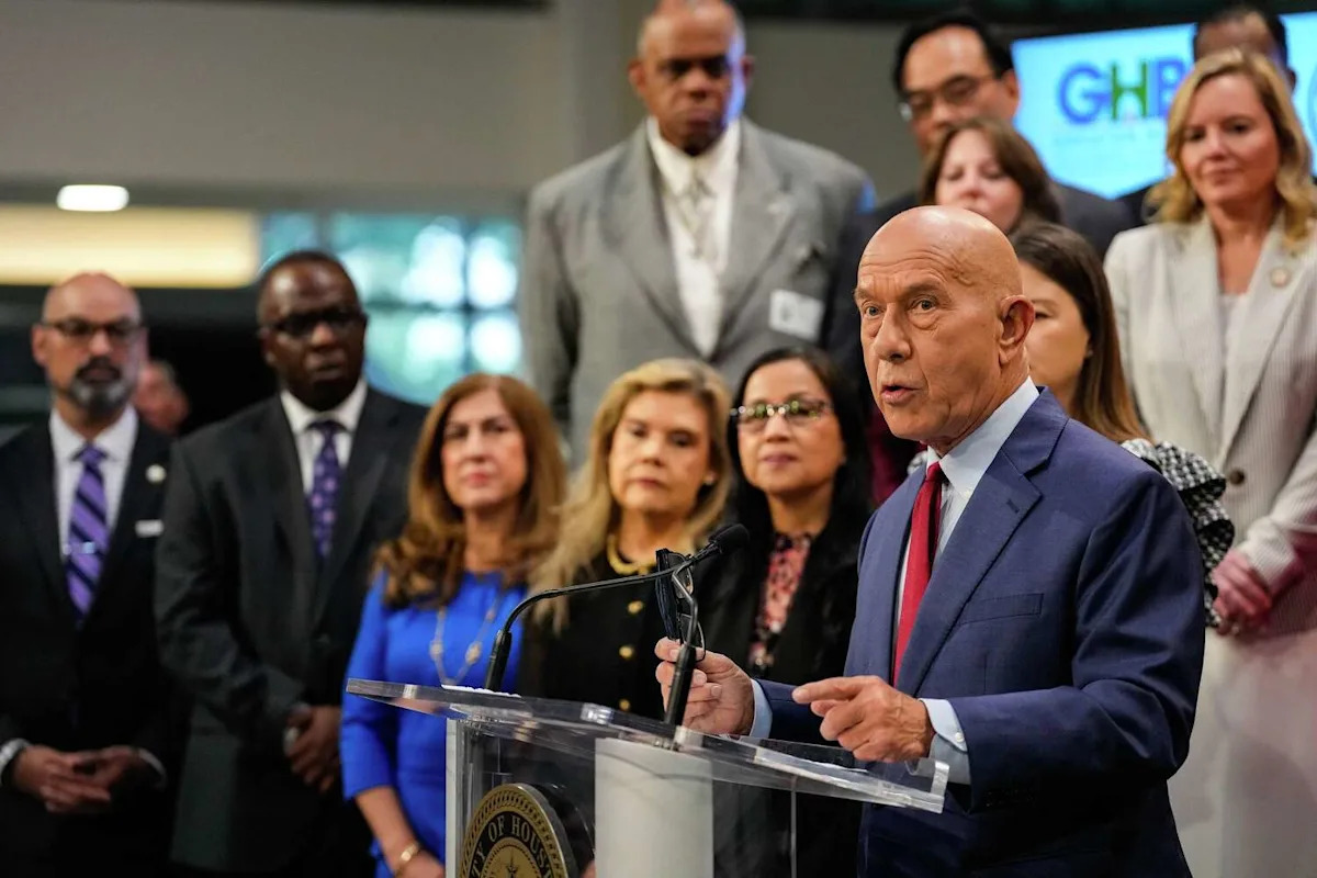 Houston City Council passes Mayor John Whitmire's $7.5B city budget, paving way for a $5 trash fee