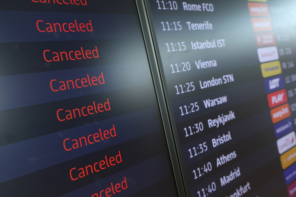 Avoid These Outfits When Flying From El Paso