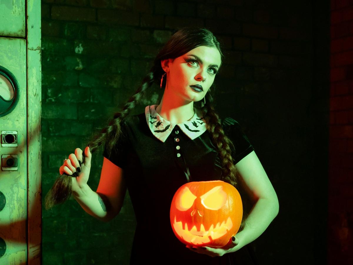 How To Join The Spirit Halloween Team This Season
