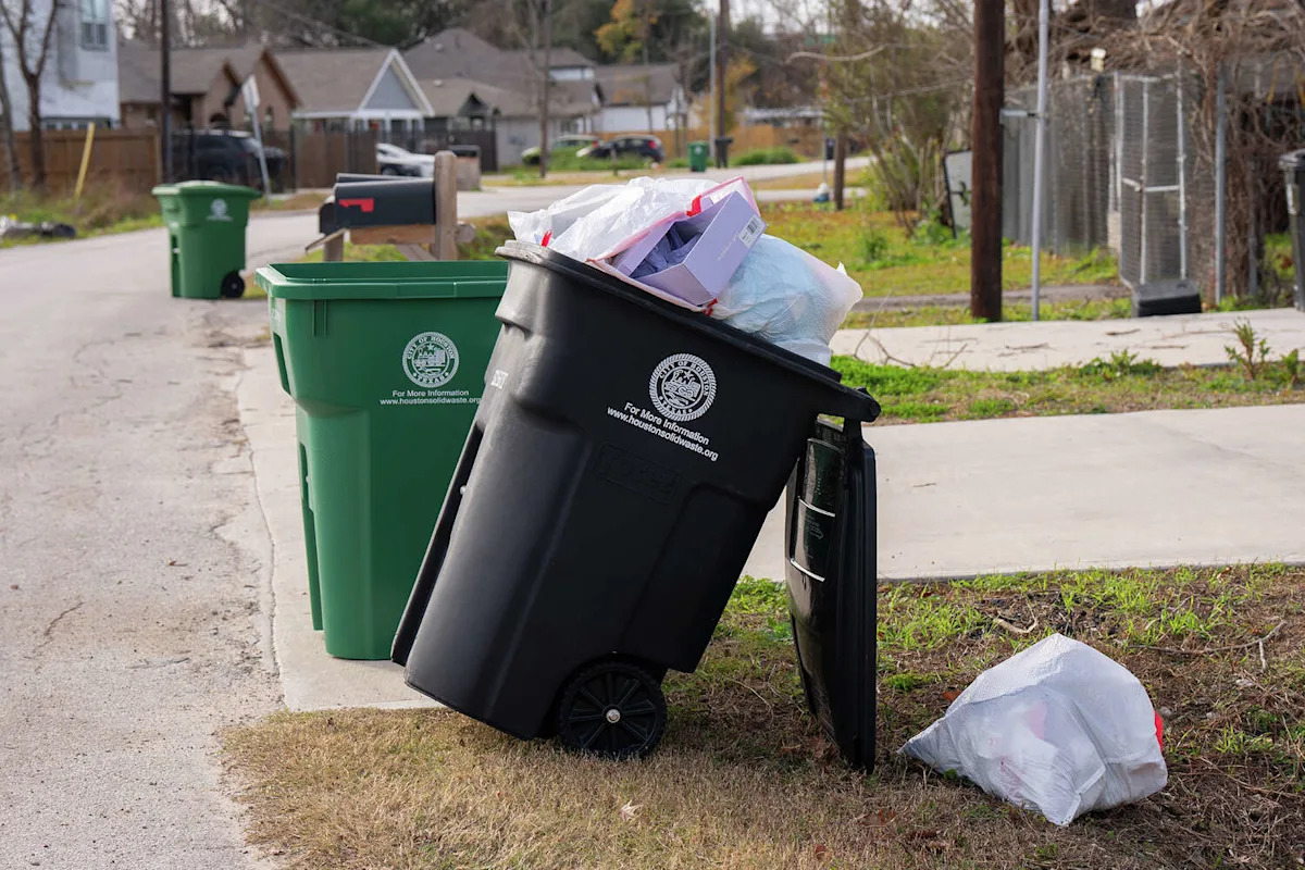 Houston budget deal adds new trash fee after $174M shortfall fight