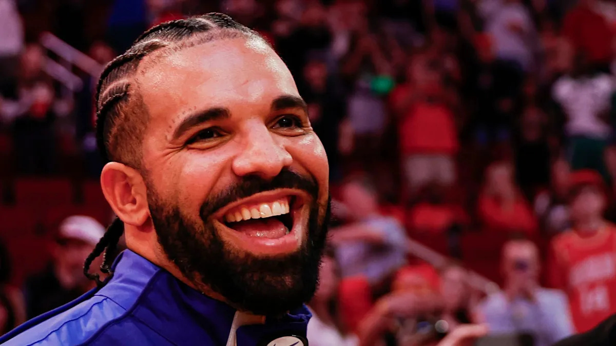 Drake Raps Z-Ro's "Mo City Don Freestyle" With Bun B in Houston Club