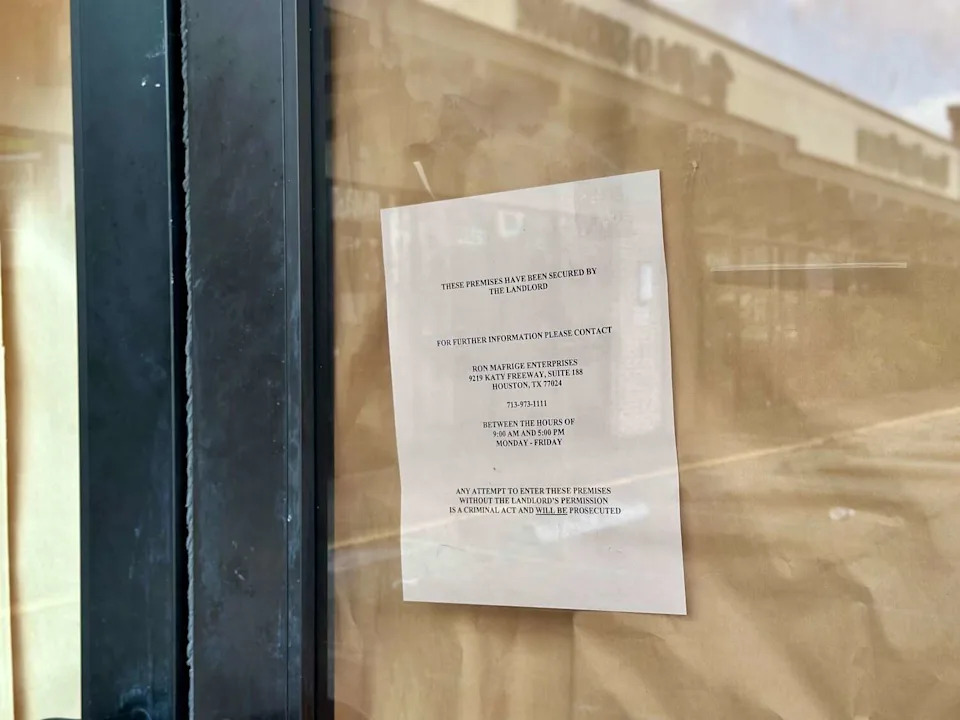 A sign posted outside of Voodoo Doughnut's Montrose location. (Chyna Blackmon)