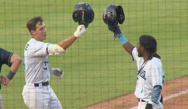 Spence homers twice, Hooks fall to Missions