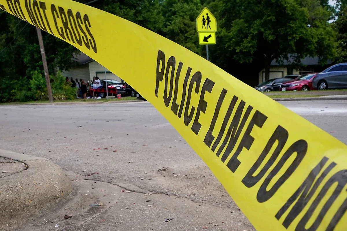 Man dies after stabbing in Fort Worth; suspect detained, police say