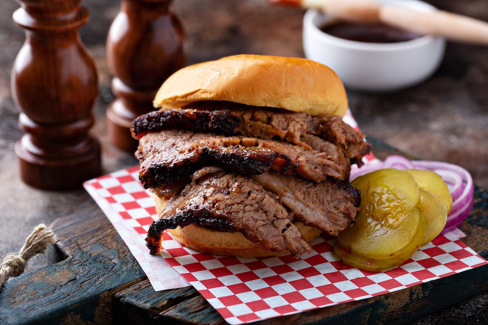 PHOTO: Smoked beef brisket sandwich