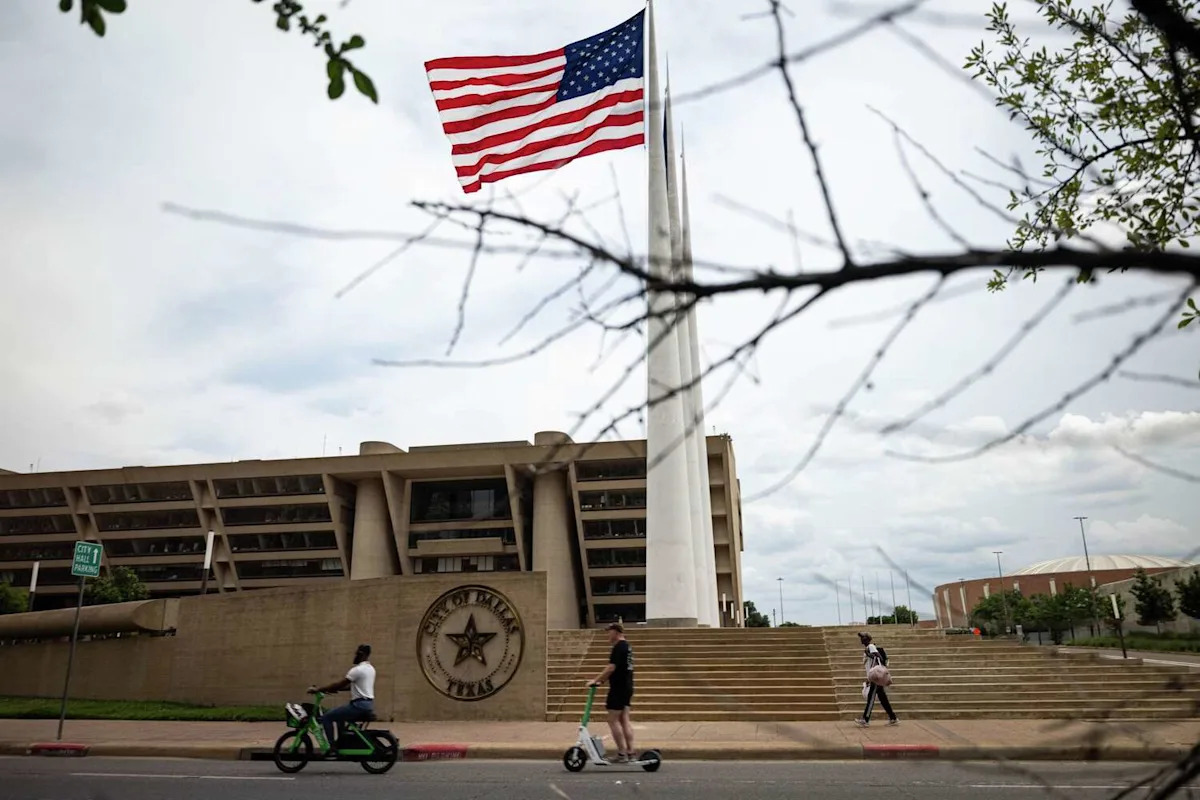 Dallas council members sue to stop a key meeting that could trigger a move from City Hall