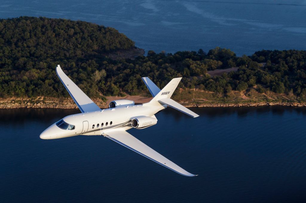NetJets Crash in Texas Kills 1, Injures 5