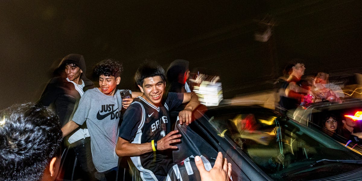 San Antonio’s Unique Tradition of Celebrating Spurs Basketball Wins From Cars