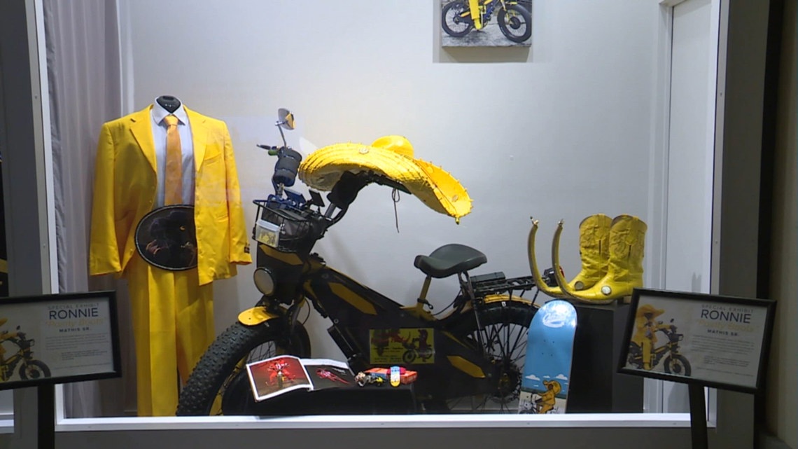 New exhibit celebrates legacy of Ronnie “pointy boots” Mathis in Corpus Christi