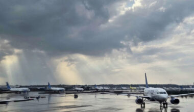 Severe thunderstorm warnings issued in Houston as storms roll through
