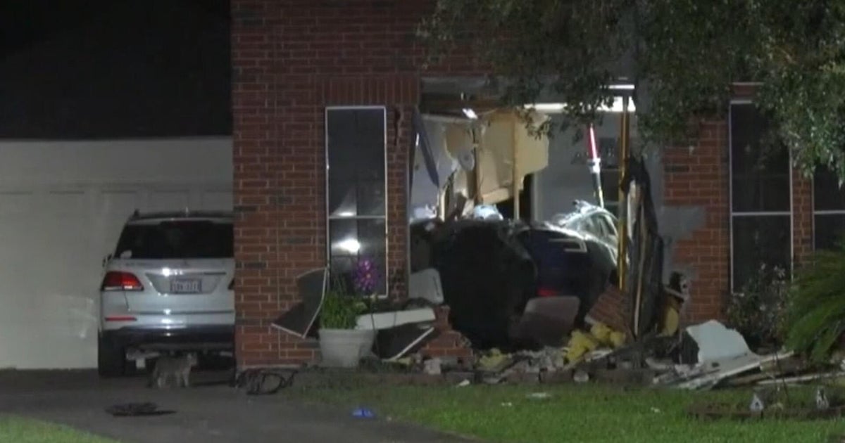Daughter recalls finding her mom "under the rubble" after Tesla crashed into Texas home