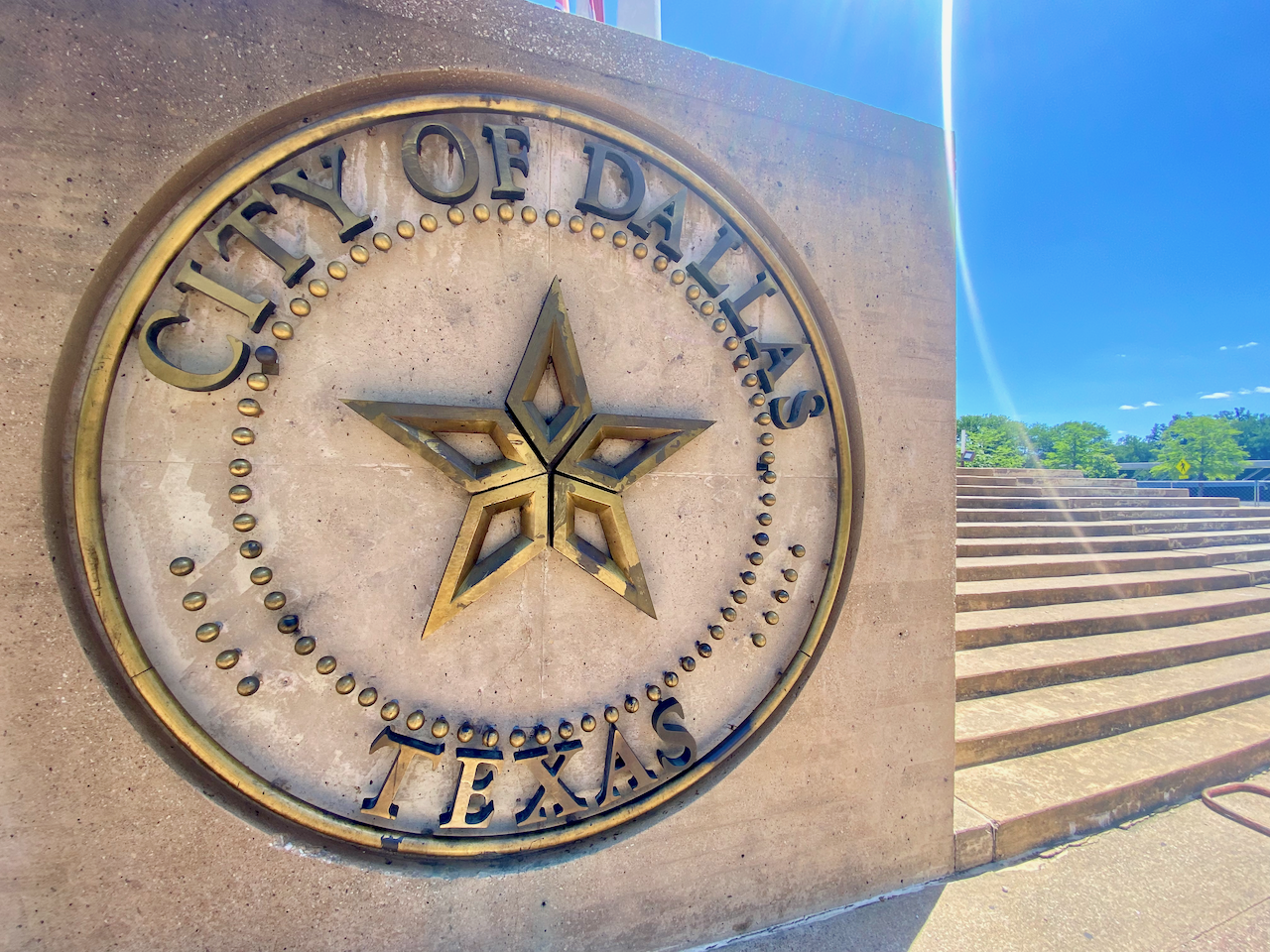 Dallas council rejects plan to repair City Hall