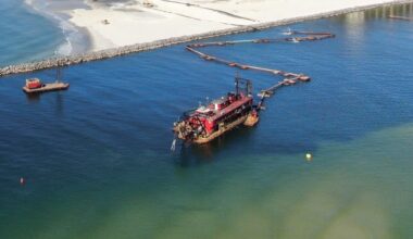 Mike Hooks wins $17.8M Corpus Christi dredging contract