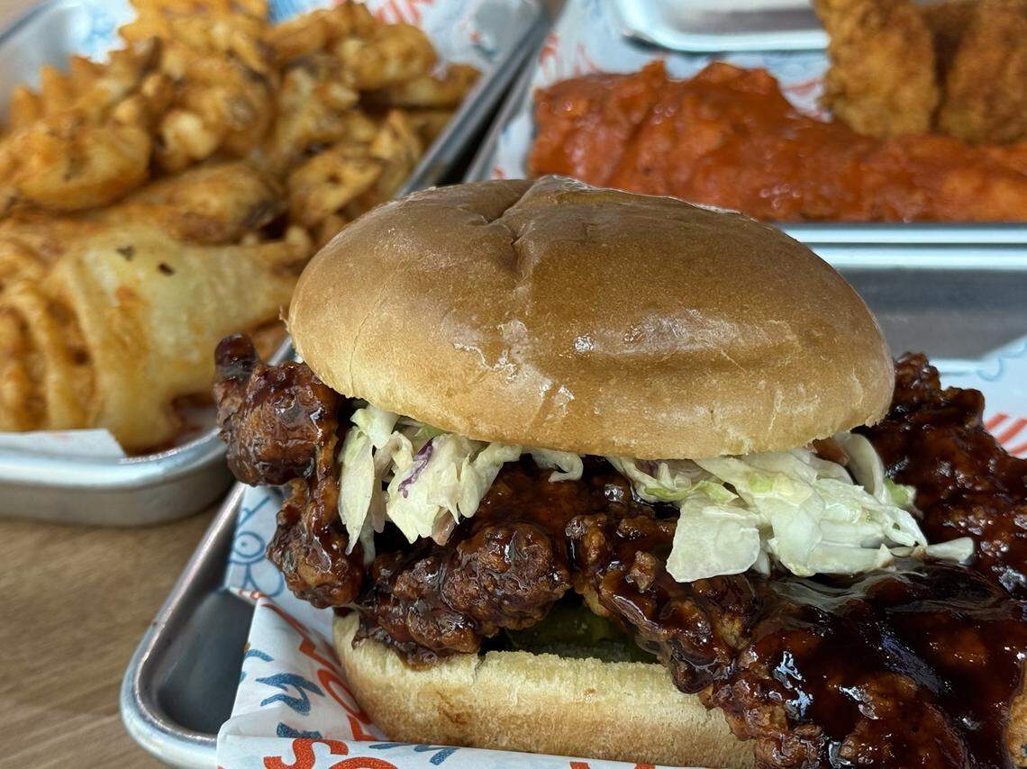 New York’s Atomic Wings gets a Fort Worth do-over, and chicken steals the show