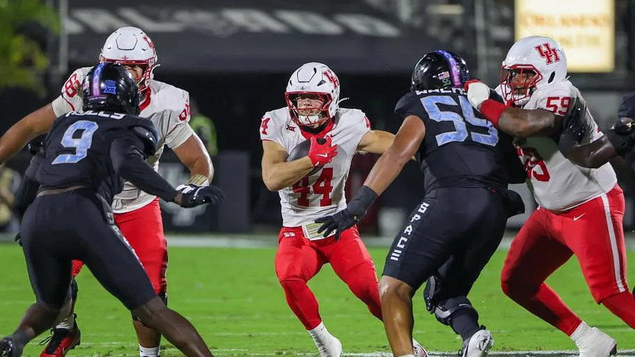 Former UH running back Dean Connors