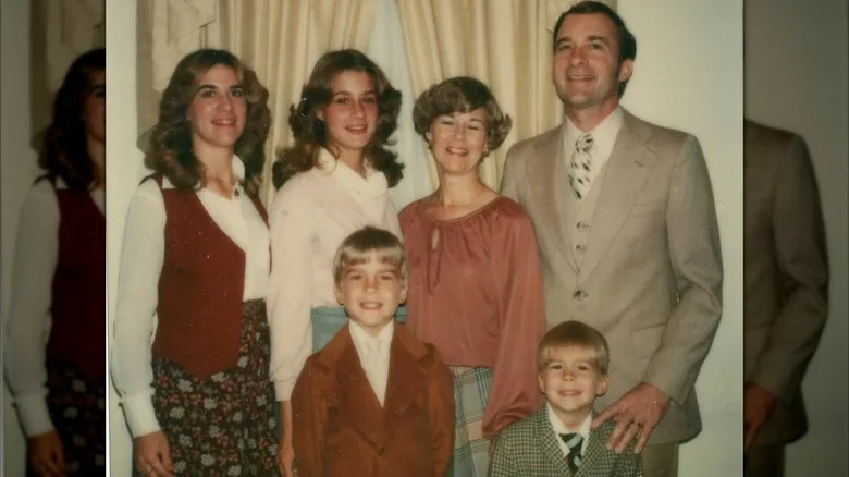 Melinda French gates (second from left) smiling with her family