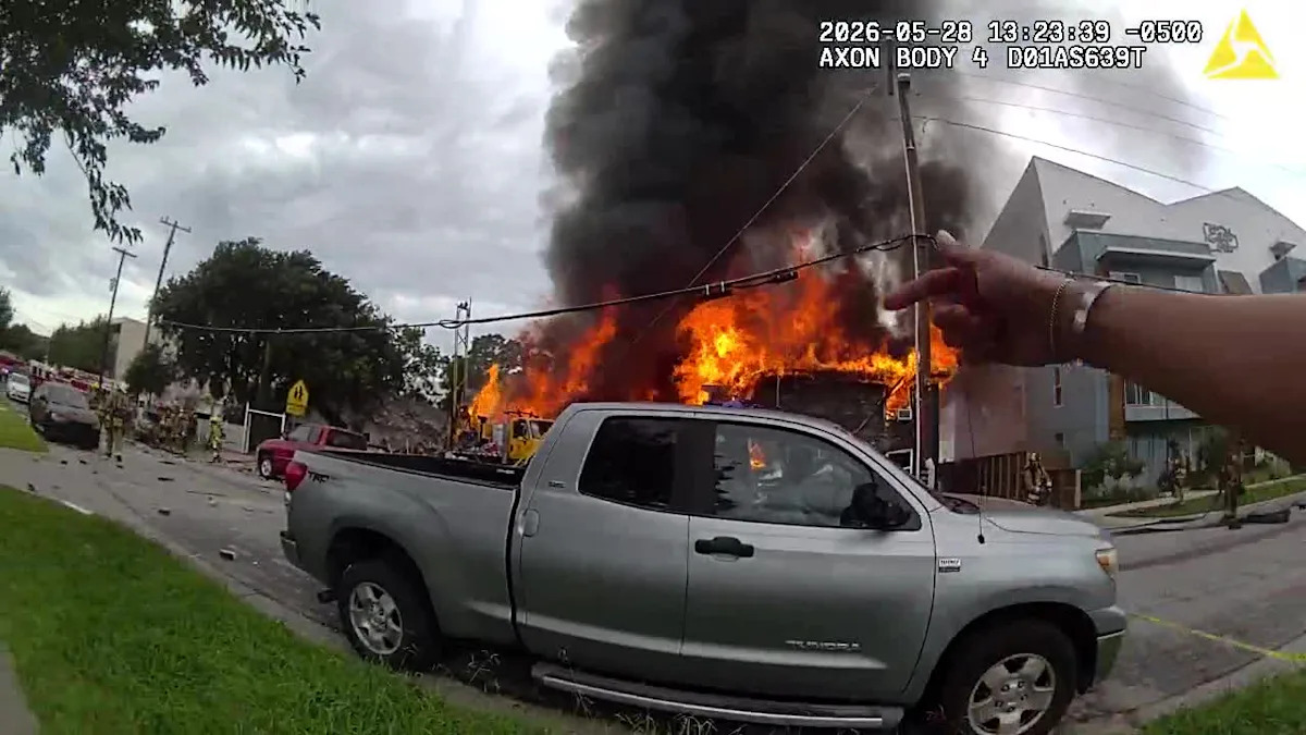 Dallas apartment explosion: First responding officers describe initial scene, saving animals