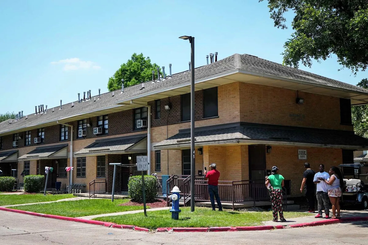 Houston public housing waitlists are opening for the first time since 2023. Here's how to apply.